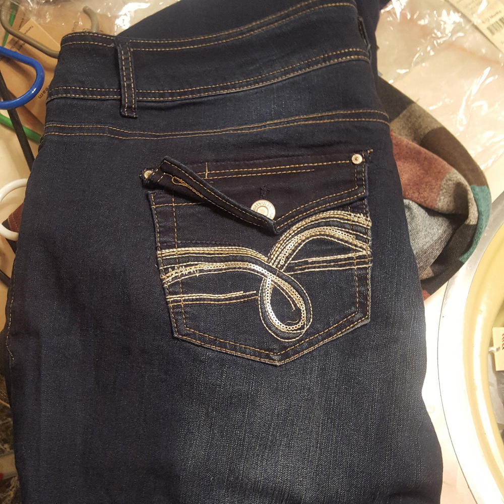 PLUS SIZE JEANS
